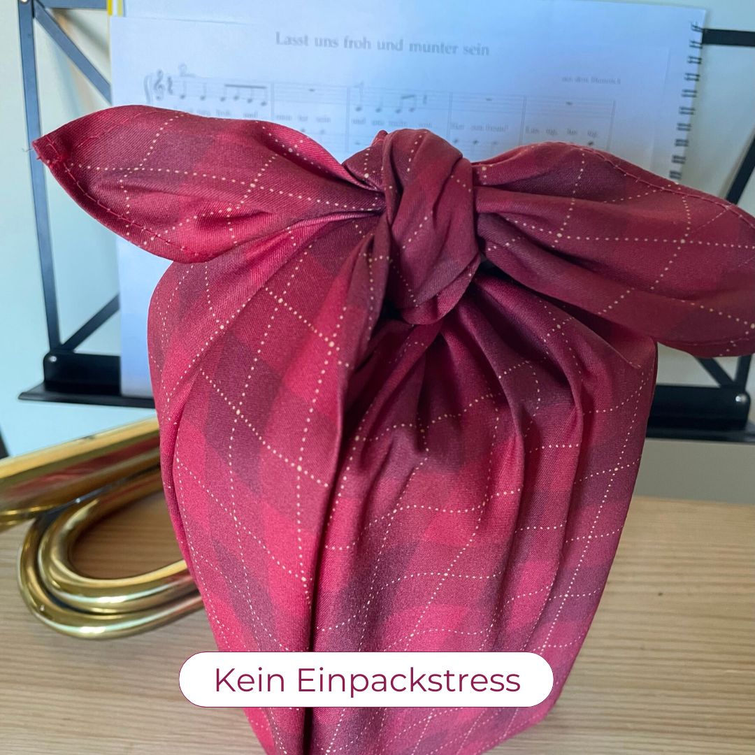 Furoshiki, Furoshiki kariert, Furoshiki Weihnachten, Geschenktuch Weihnachten, Furoshiki Tuch, Furoshiki rot, Furoshiki rot kariert, Furoshiki aus Bio Baumwolle, Furoshiki Weihnachten rot, Furoshiki Noel