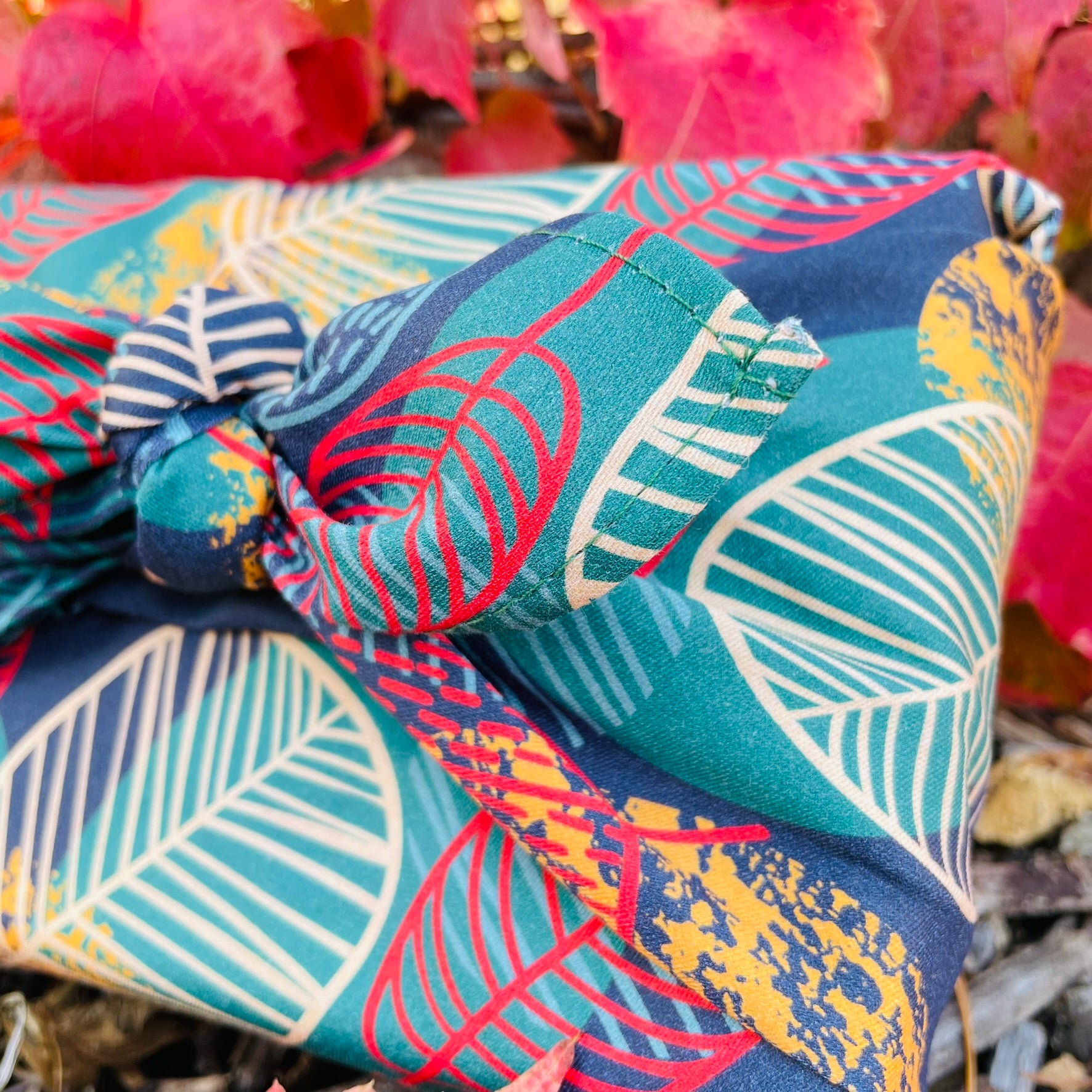 Furoshiki, Furoshiki Herbst, nachhaltige Geschenkverpackung, Geschenkverpackung aus Stoff, Furoshiki Tuch, wiederverwendbare Verpackung, wiederverwendbares Geschenkpapier, nachhaltig Schenken, nachhalig verpacken, zero Waste Geschenkverpackung, Geschenktuch, zero waste schenken, Furoshiki cloth, Furoshiki Set