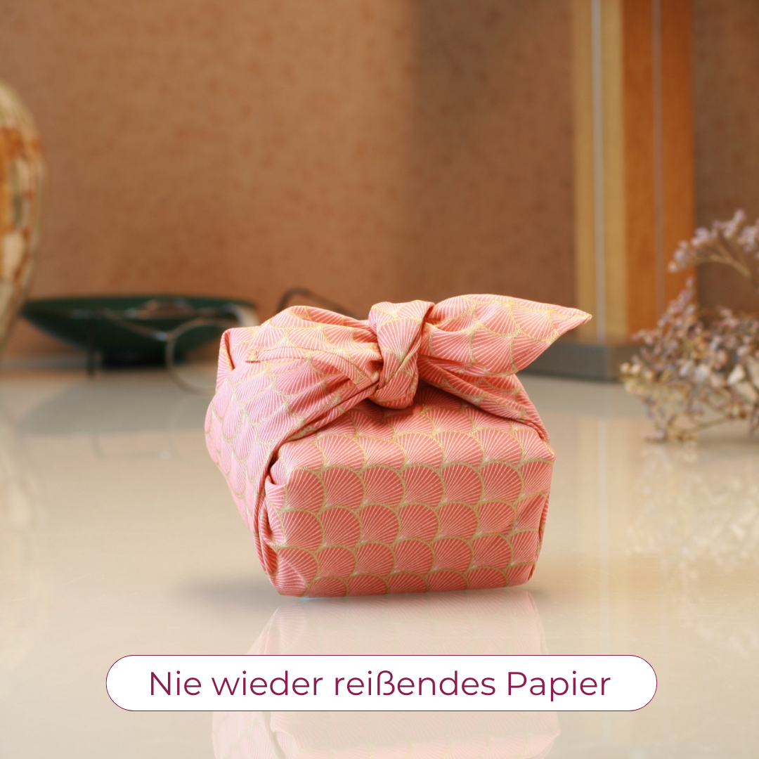 Furoshiki Fächer mit Goldakzenten, Furoshiki cloth, Furoshiki Tuch, Furoshiki japanisches Muster, Geschenktuch, Geschenkverpackung aus Stoff, Furoshiki IndiGlow, wiederverwendbares Geschenkpapier