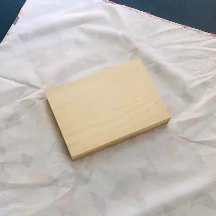 Furoshiki Anleitung ein Buch verpacken